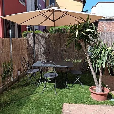 Apartament Rustico Di Corte Capannori